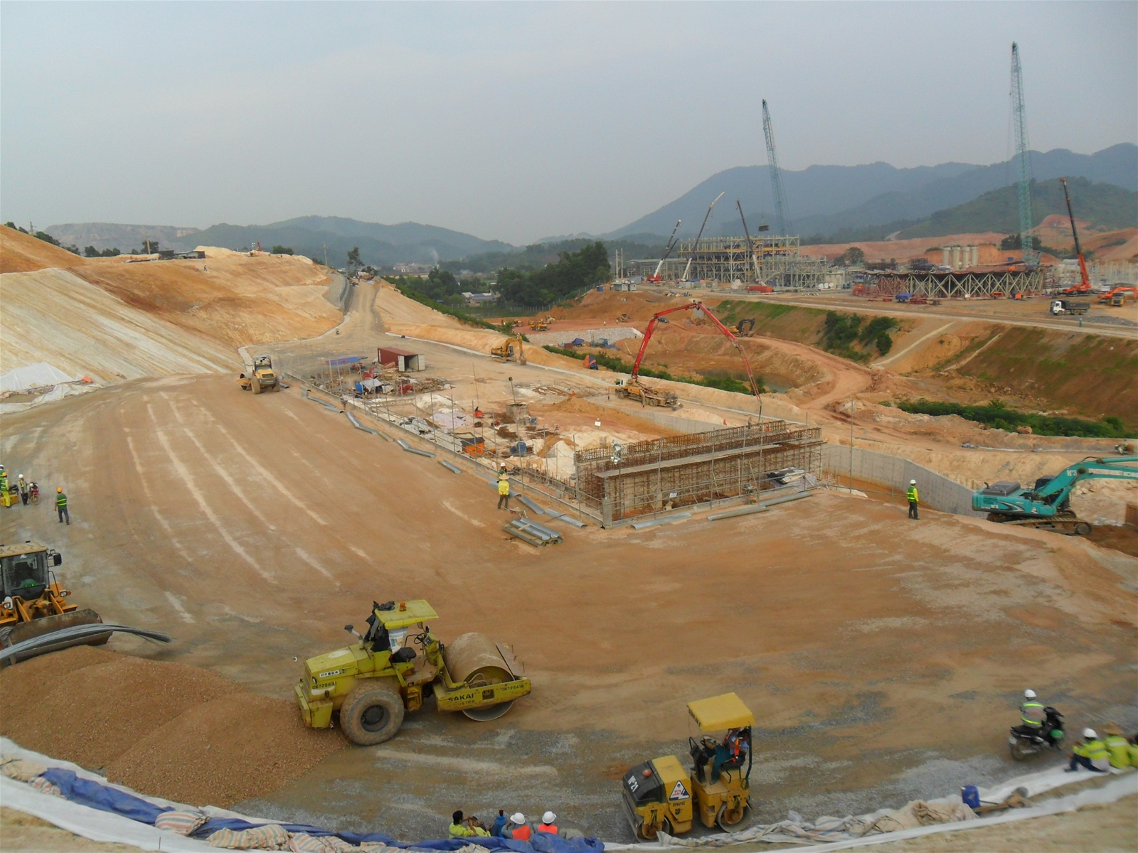 NUI PHAO MINING ROAD