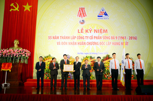 Song Da 9 JSC has honourlyreceived their 1st Independence Medal
